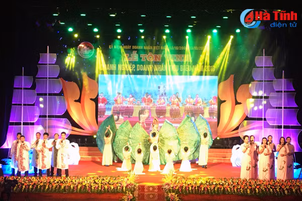 ha tinh ton vinh 55 doanh nghiep doanh nhan tieu bieu nam 2017