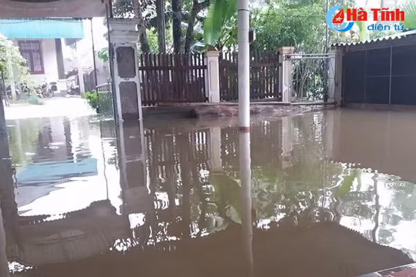 nuoc lu xuong cham hang ngan ho dan mien nui dang bi co lap