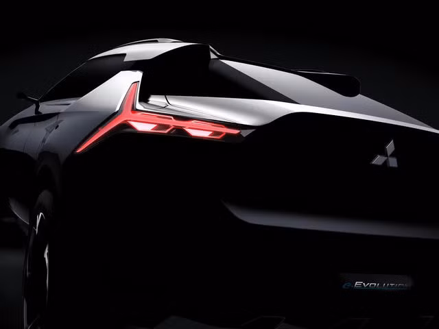 mitsubishi e evolution tai sinh lancer evo duoi dang suv