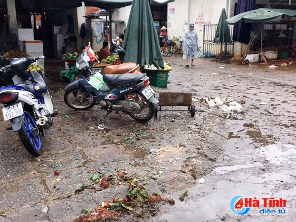 cho thanh pho ha tinh ngon ngang rac thai