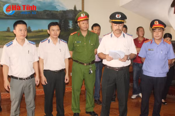 cuong che nha the chap da dau gia nhung khong chiu ban giao