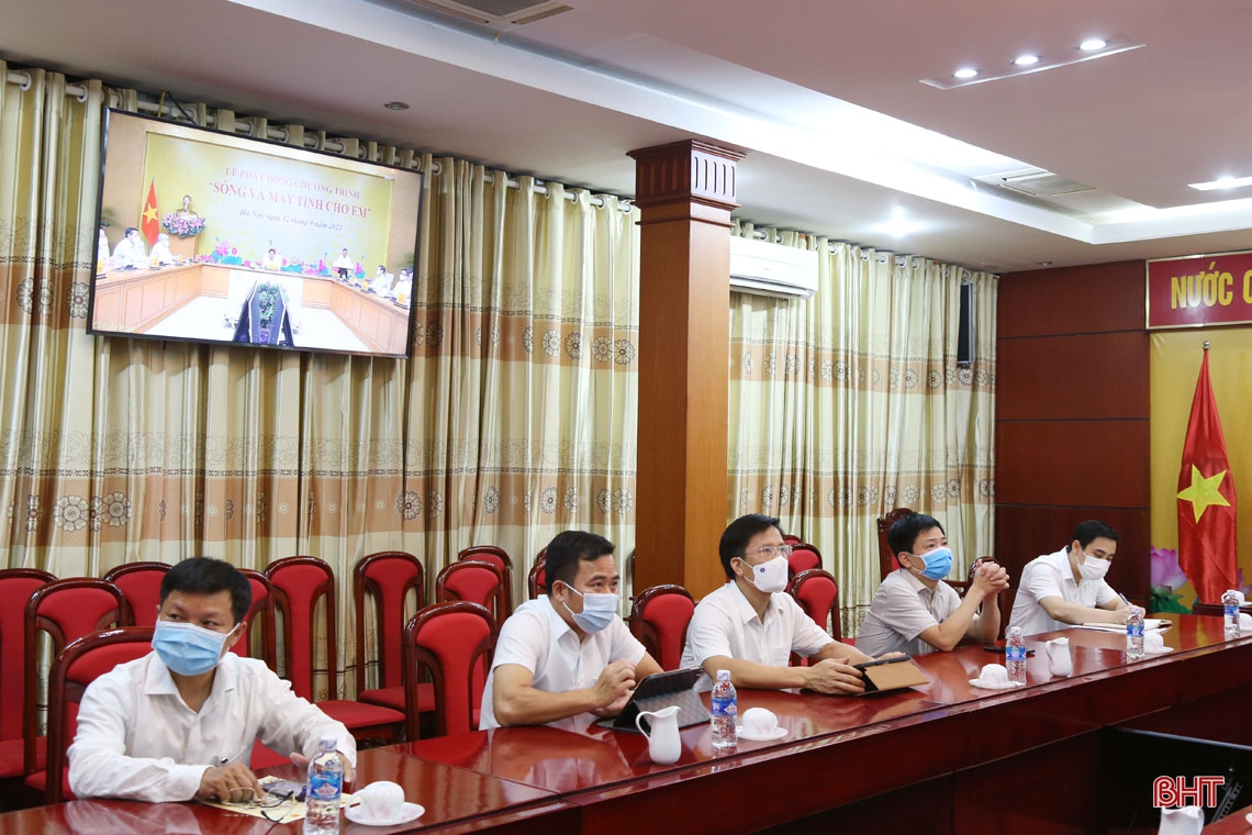 Đề nghị các địa phương phát động, lan tỏa rộng rãi chương trình Sóng và máy tính cho em”