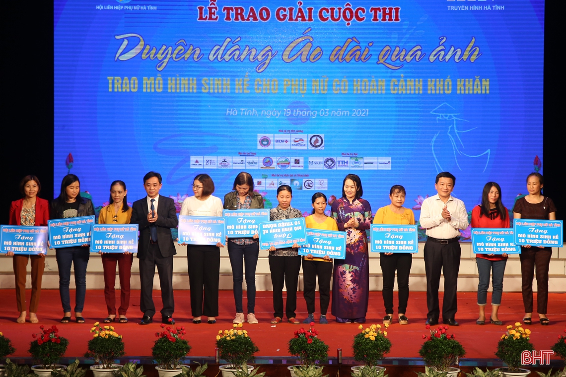 Thí sinh Trần Thị Huyền Sâm nhất Cuộc thi “Duyên dáng áo dài qua ảnh” Hà Tĩnh