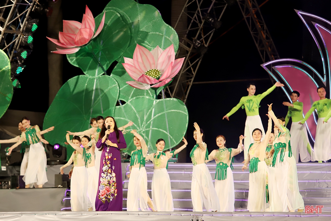 Lời Người vọng mãi núi Hồng sông La