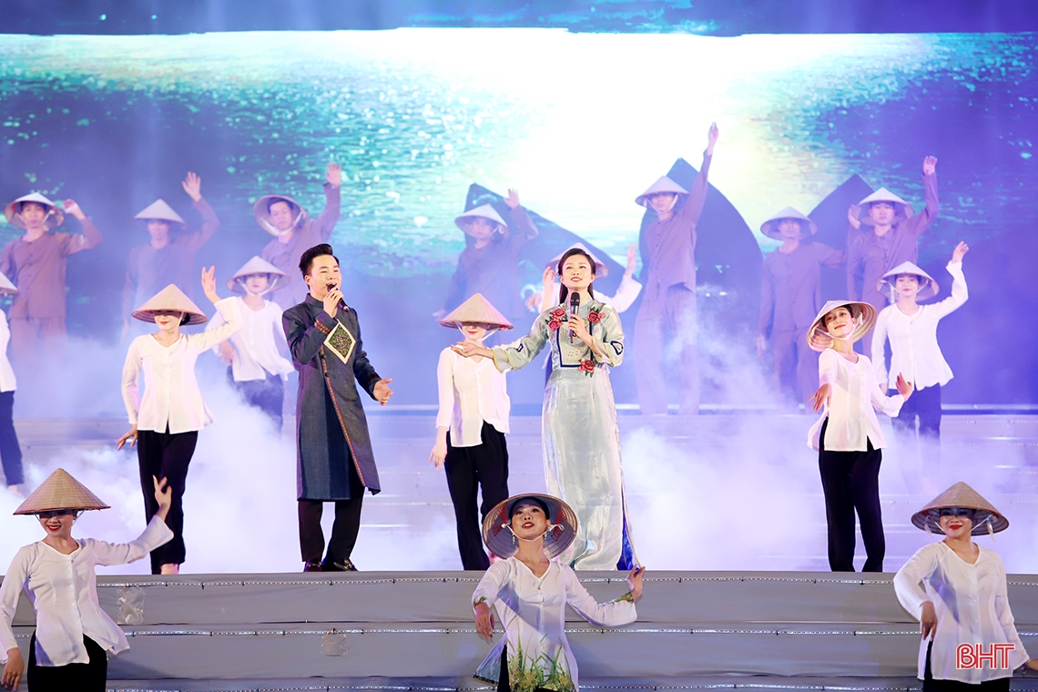 Lời Người vọng mãi núi Hồng sông La