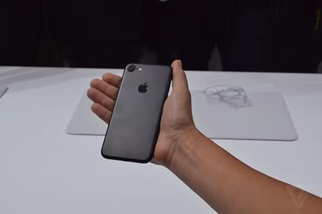 anh video thuc te iphone 7 va iphone 7 plus