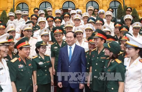 can lan toa cac guong dien hinh tien tien trong toan xa hoi
