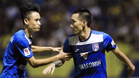 cuoc dua vo dich v league 2016 dinh cao gio lon
