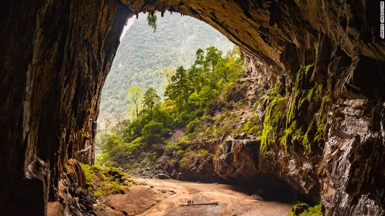 kham pha son doong voi phong vien kenh truyen hinh my cnn