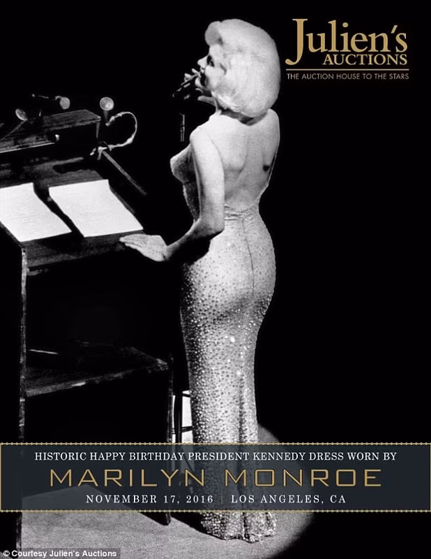 vay hat mung sinh nhat tong thong cua marilyn monroe gia 66 ti dong