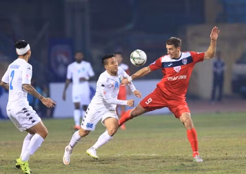 cuoc dua vo dich v league 2016 dinh cao gio lon