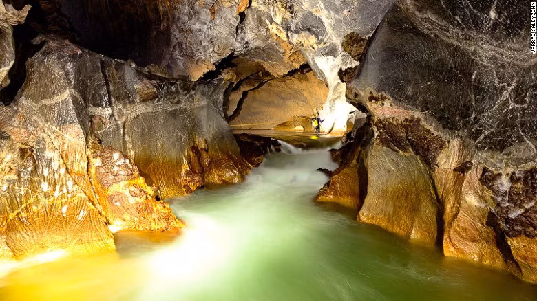 kham pha son doong voi phong vien kenh truyen hinh my cnn