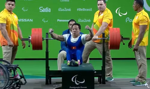 3 lan pha ky luc le van cong gianh hcv paralympic dau tien cho viet nam trong lich su