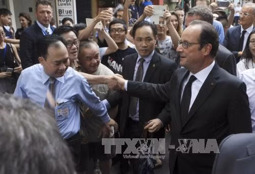 bao phap dua dam net chuyen tham cua tong thong hollande toi viet nam