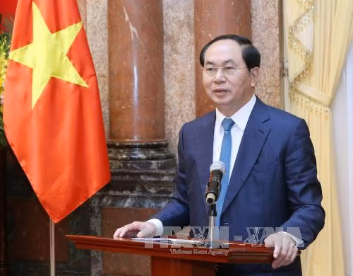 can lan toa cac guong dien hinh tien tien trong toan xa hoi