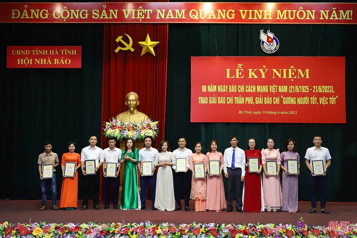 Kỷ niệm 98 năm Ngày Báo chí cách mạng Việt Nam và trao Giải Báo chí Trần Phú