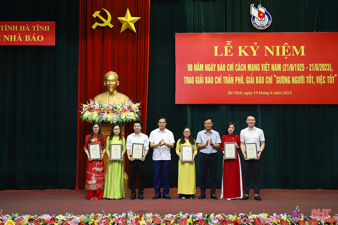 Kỷ niệm 98 năm Ngày Báo chí cách mạng Việt Nam và trao Giải Báo chí Trần Phú