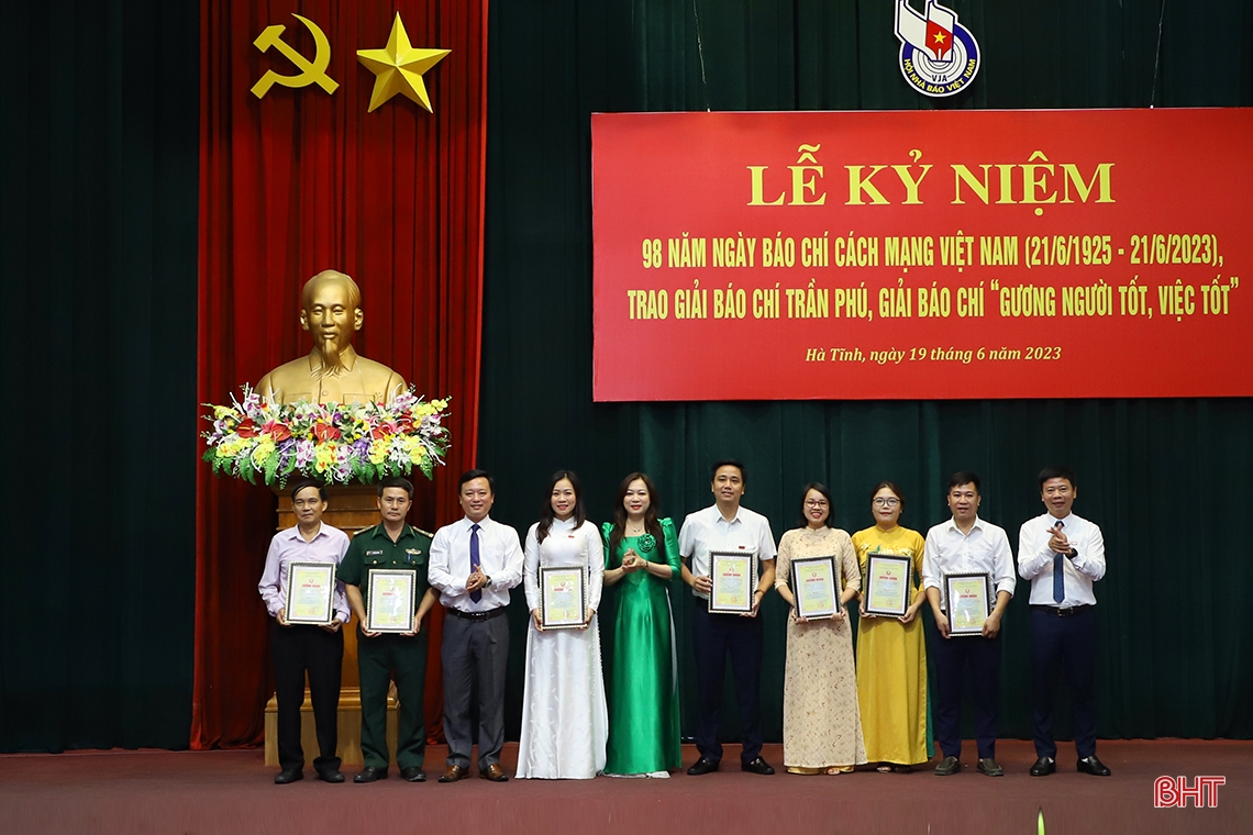 Kỷ niệm 98 năm Ngày Báo chí cách mạng Việt Nam và trao Giải Báo chí Trần Phú