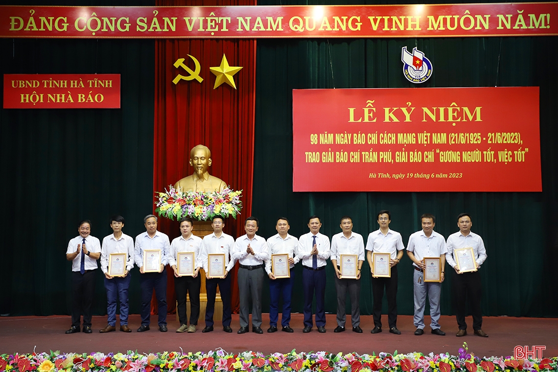 Kỷ niệm 98 năm Ngày Báo chí cách mạng Việt Nam và trao Giải Báo chí Trần Phú