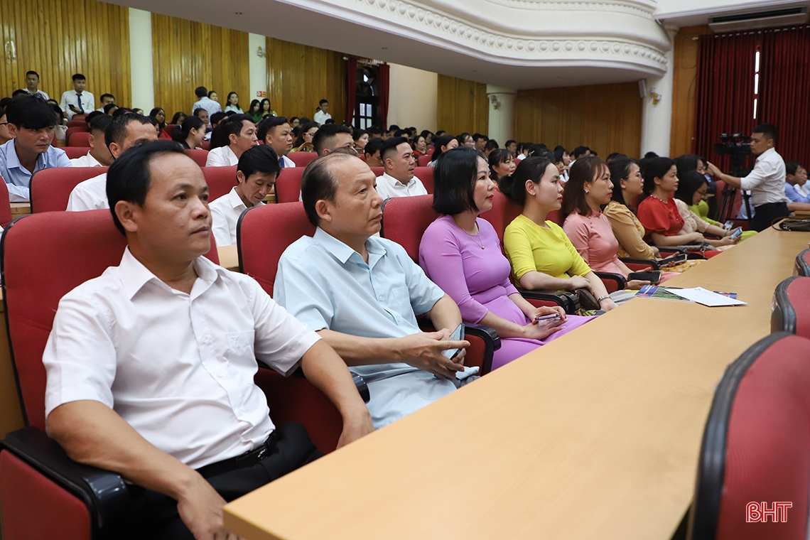 Kỷ niệm 98 năm Ngày Báo chí cách mạng Việt Nam và trao Giải Báo chí Trần Phú