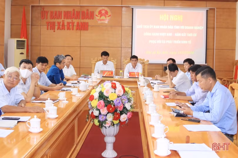 Lãnh đạo các ngành làm rõ những băn khoăn, vướng mắc của doanh nghiệp Hà Tĩnh