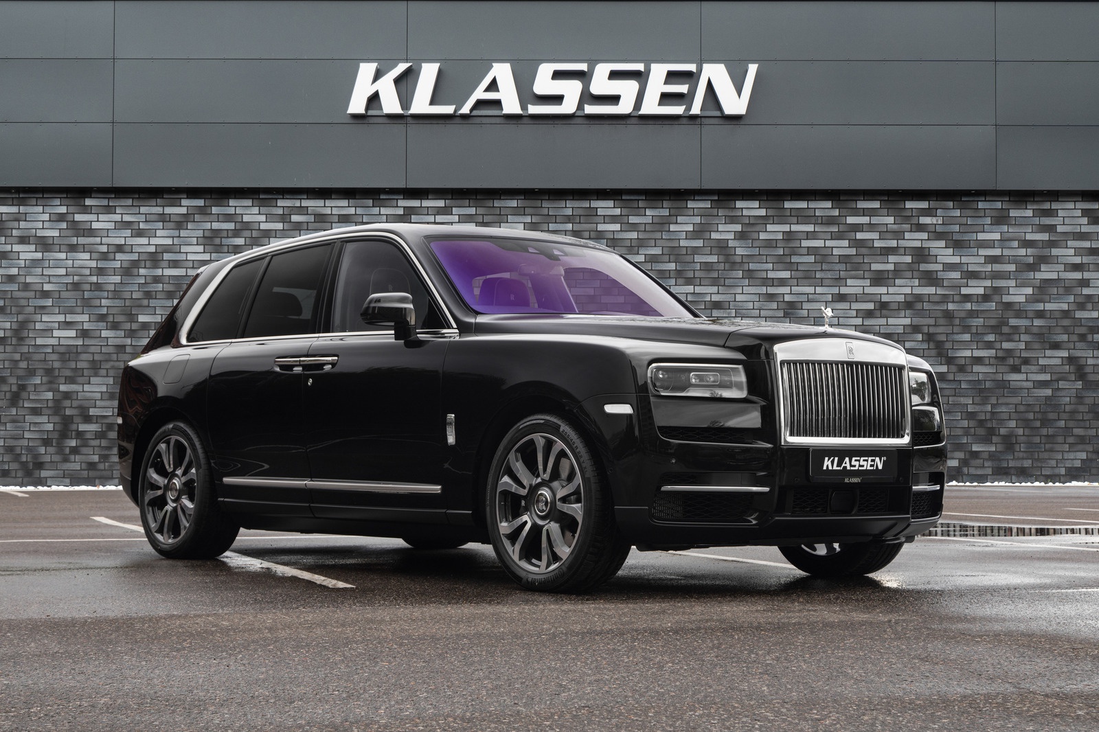 Rolls-Royce Cullinan phiên bản chống đạn giá 1 triệu USD