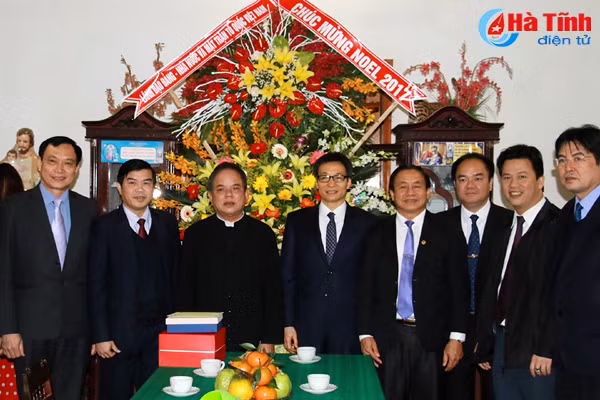 pho thu tuong vu duc dam chuc mung le giang sinh o ha tinh
