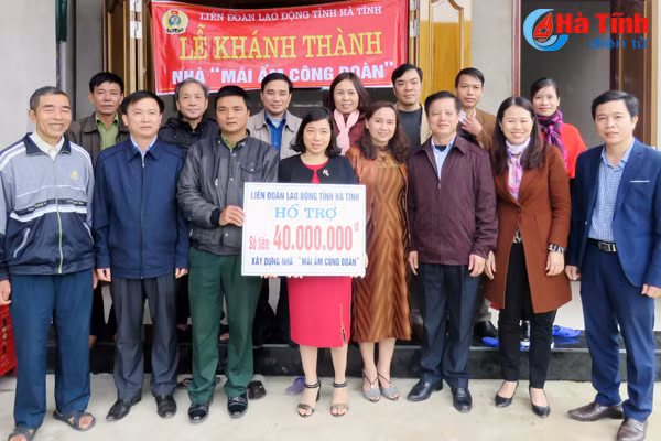 ho tro 250 trieu dong giup doan vien kho khan lam nha o
