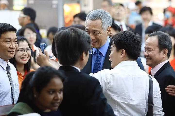 hinh anh than thien cua nhat hoang va lanh dao nuoc ngoai o viet nam