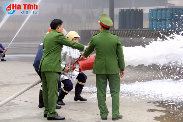 doi pho voi tinh huong chay tai tram chiet nap gas