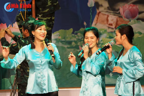 dac sac chuong trinh nghe thuat vang mai khuc quan hanh