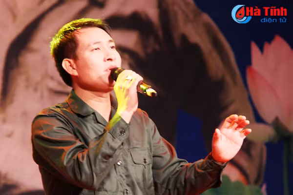 dac sac chuong trinh nghe thuat vang mai khuc quan hanh