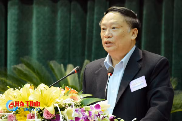 khong dieu chuyen giao vien doi du giua cac dia ban thi ai tra luong