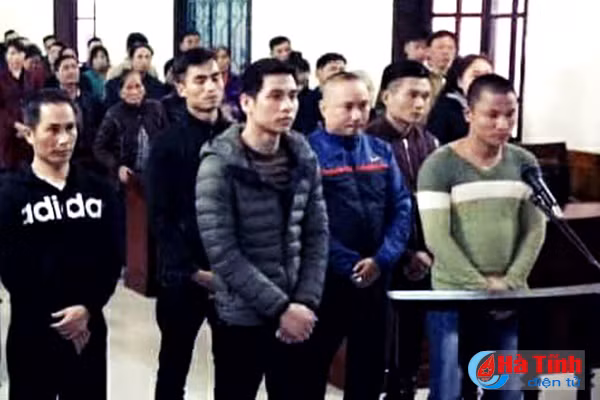 hon chien tai san bong 1 nguoi tu vong 7 ke vao tu