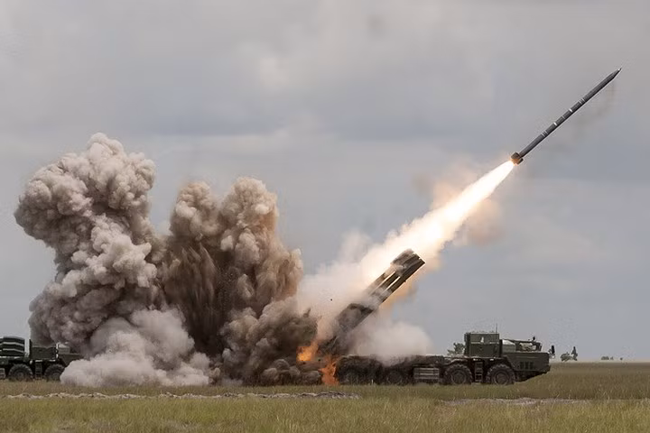 can canh nhung he thong rocket ten lua va phao toi tan cua nga