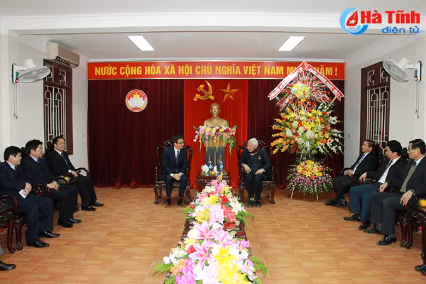 pho thu tuong vu duc dam chuc mung le giang sinh o ha tinh