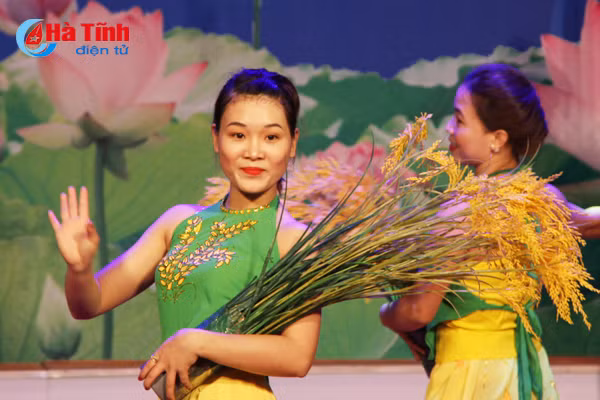 dac sac chuong trinh nghe thuat vang mai khuc quan hanh