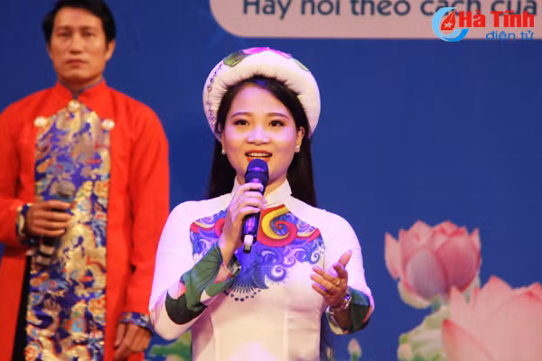 dac sac chuong trinh nghe thuat vang mai khuc quan hanh