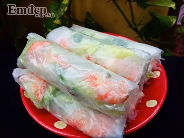 nem cuon tom ngon mieng doi vi bua com cuoi tuan