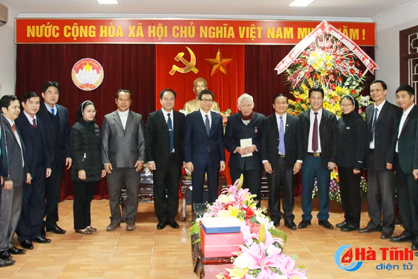 pho thu tuong vu duc dam chuc mung le giang sinh o ha tinh