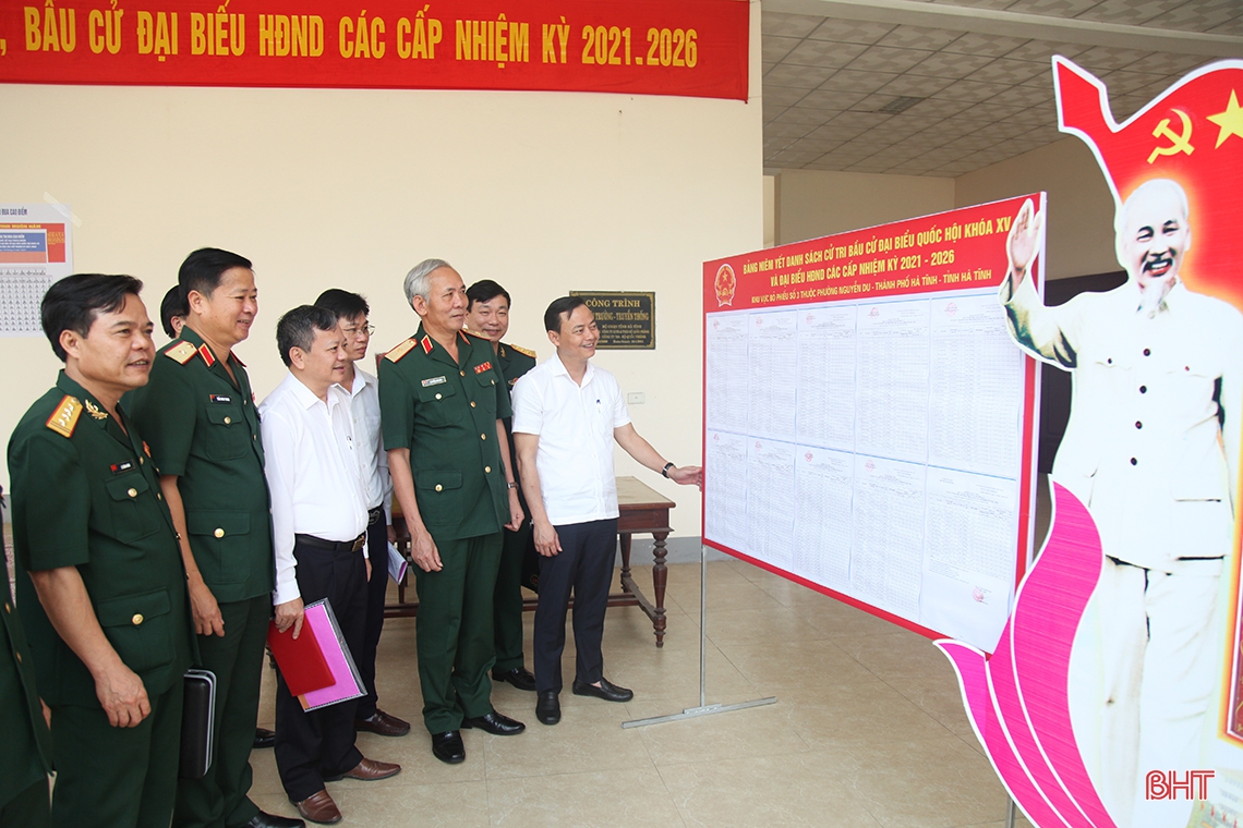 Lực lượng vũ trang Hà Tĩnh phát động thi đua cao điểm dịp bầu cử
