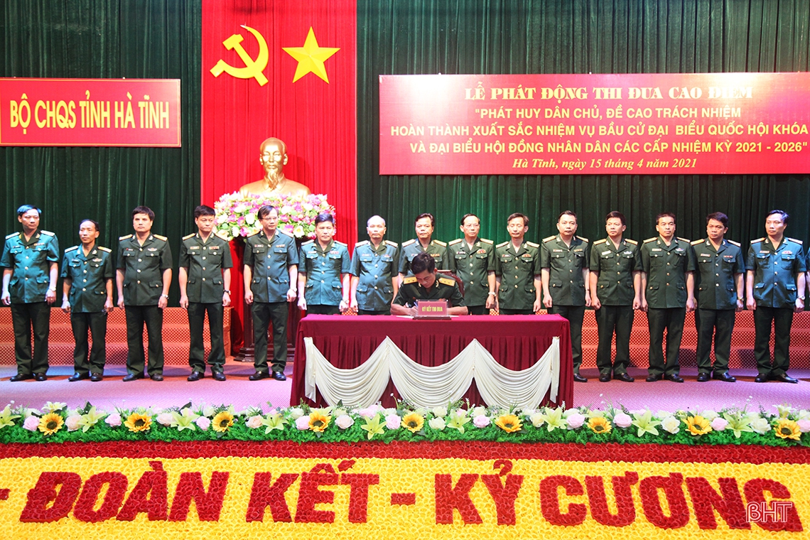 Lực lượng vũ trang Hà Tĩnh phát động thi đua cao điểm dịp bầu cử