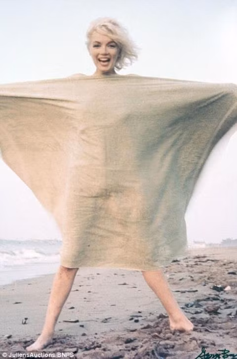 chiem nguong marilyn monroe trong loat anh doc dang duoc dau gia