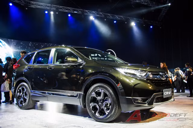 honda cr v 7 cho chinh thuc ra mat dong nam a gia tu 917 trieu