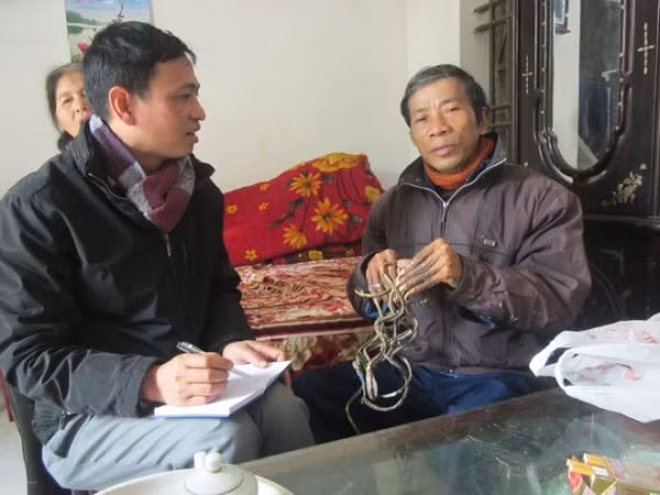 di nhan viet nam suot hon 30 nam khong cat mong tay len bao nuoc ngoai