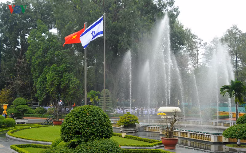 chum anh le don chinh thuc tong thong israel tham viet nam