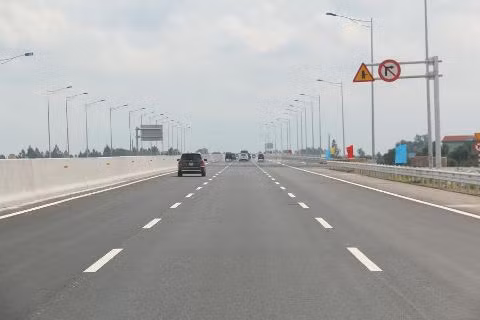 de xuat lui thoi gian tang phi cao toc ha noi hai phong