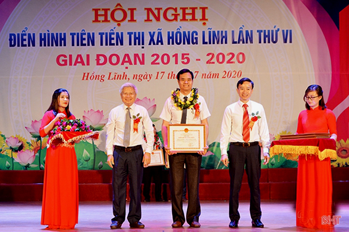 Đoàn kết, chung sức đẩy mạnh các phong trào thi đua, tạo động lực cho sự phát triển của Hà Tĩnh trong giai đoạn mới