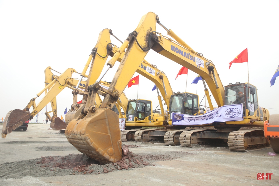 Đồng loạt khởi công 12 dự án thành phần cao tốc Bắc - Nam, Hà Tĩnh tham gia 2 điểm cầu
