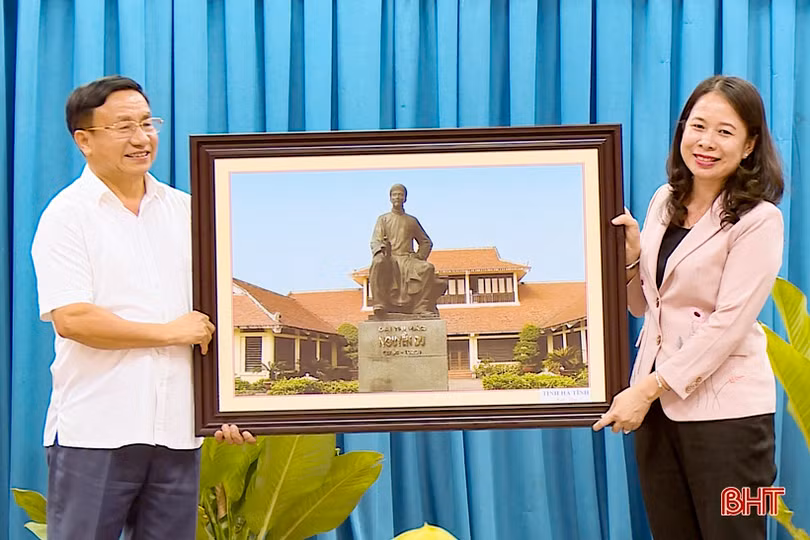 Hà Tĩnh trao đổi kinh nghiệm phát triển kinh tế, sắp xếp tổ chức bộ máy tại An Giang, Kiên Giang